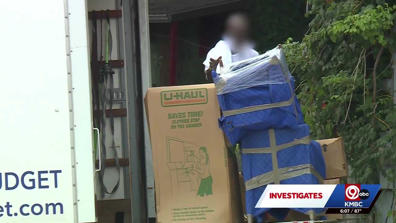 Movers continue to pack up Leavenworth warehouse under scrutiny amid moving fraud investigation